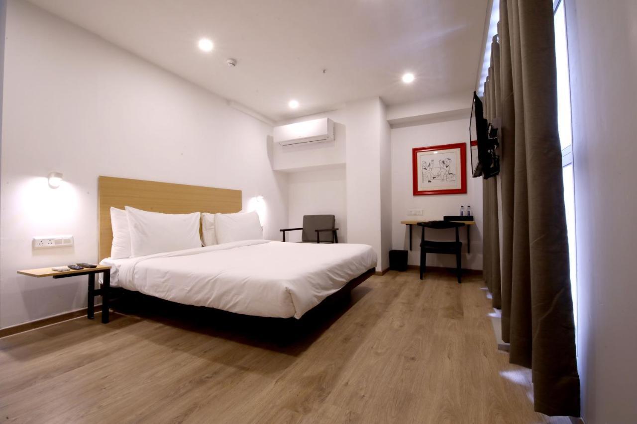 Crayon Hotels Gandhinagar Exterior foto